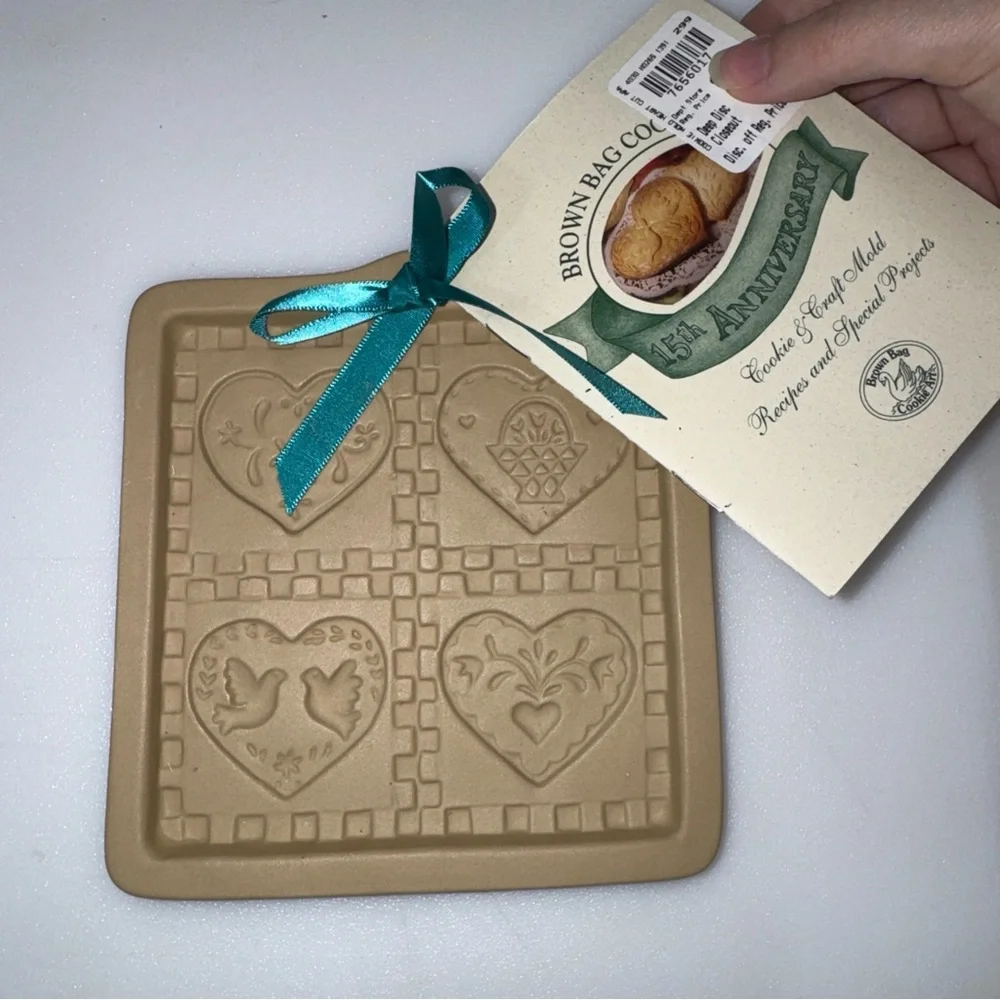 Vintage 1996 Brown Bag Cookie Art Cut Apart Hearts 5.25